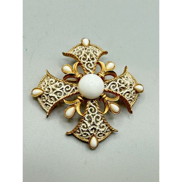 Vtg Signed Trifari Maltese Cross Pin Brooch White Enamel White Stones Filigree - Picture 2 of 8
